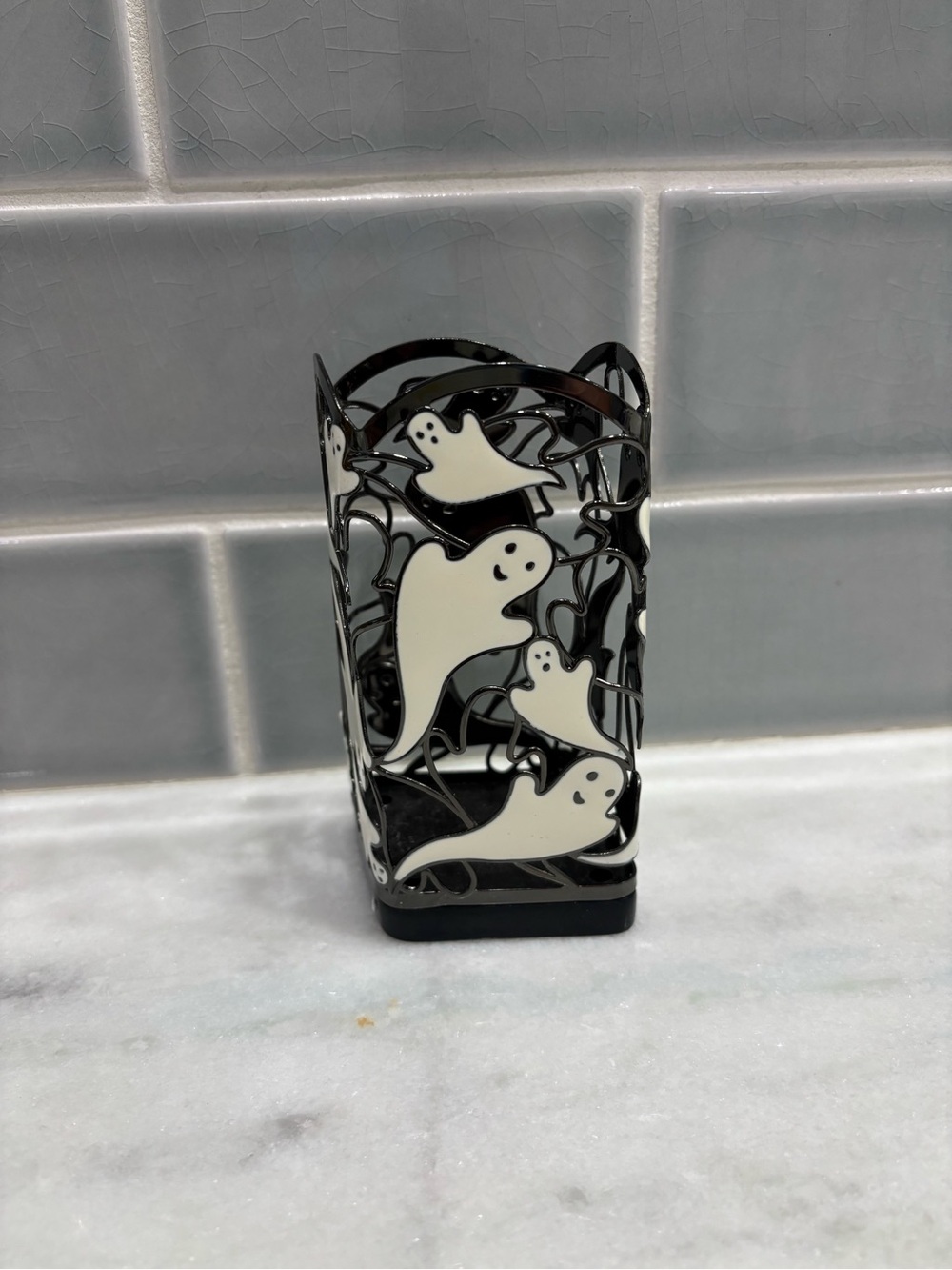 Bath & Body Works Glow-in-the-Dark Dancing Ghosts Foaming Soap Holder